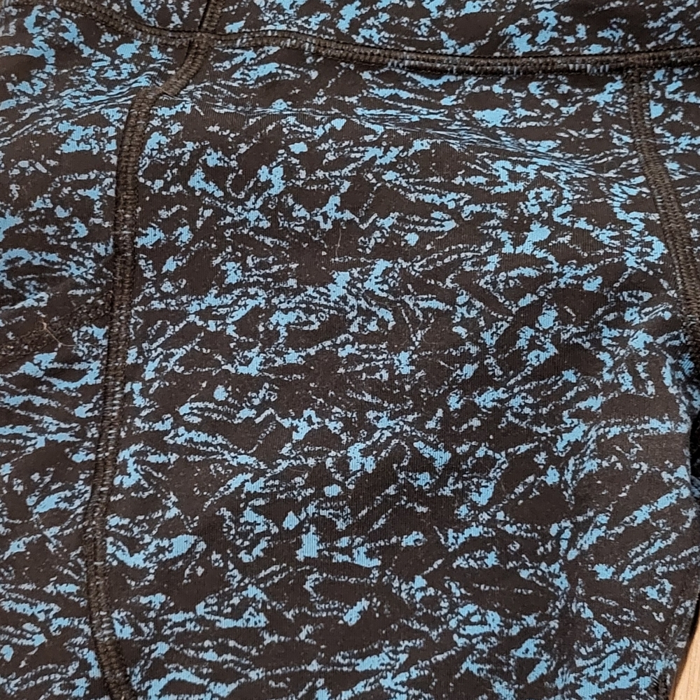 Lululemon Outrun 17" CropIced Wave Capri Black / Black - Picture 5 of 7
